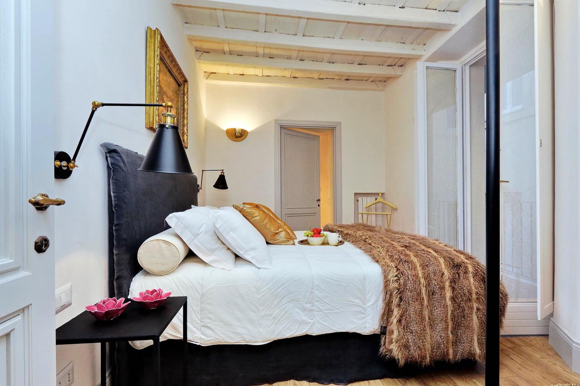 Luxury Charme Between Pantheon And Spanish Steps Rome Exterior photo
